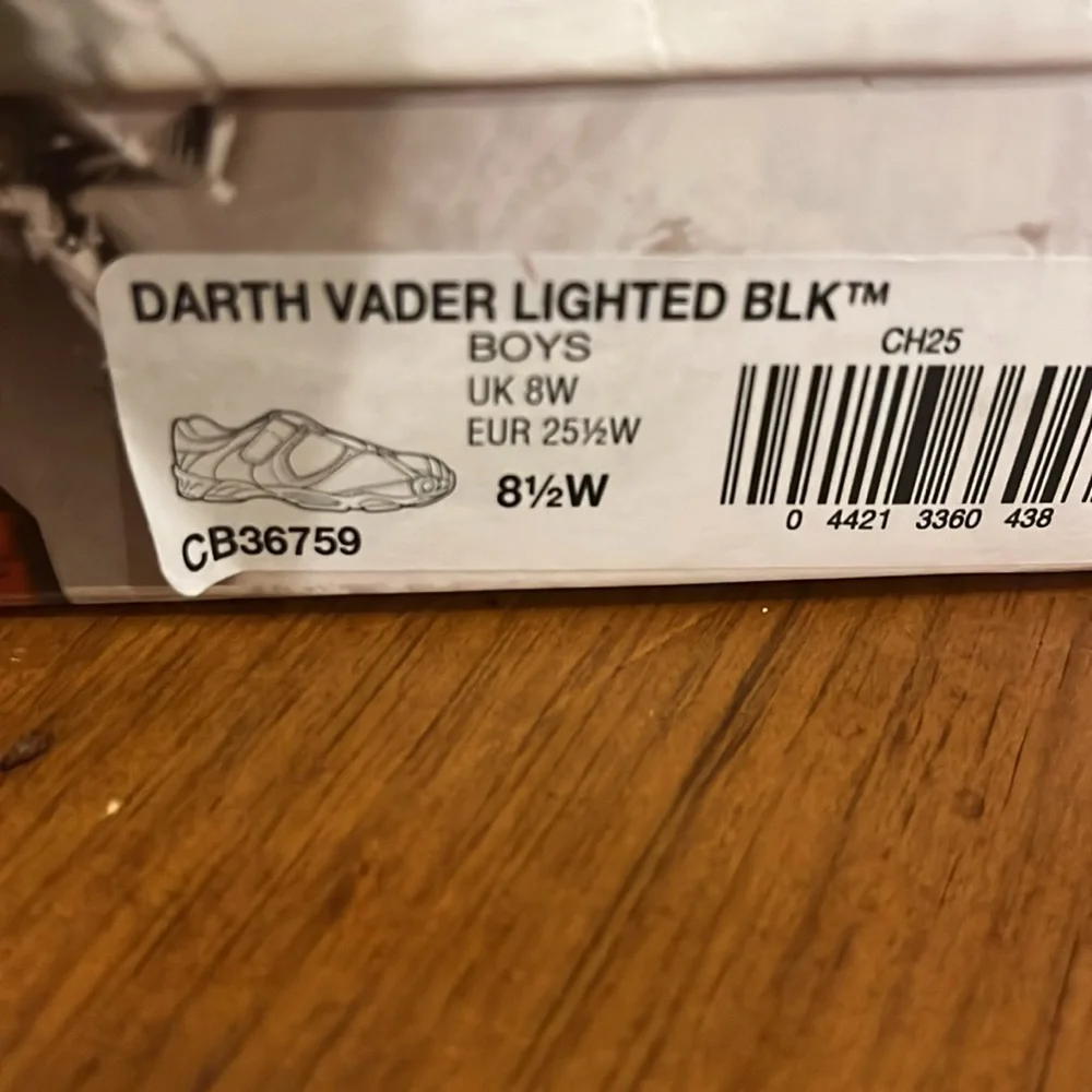 Stride Rite Star Wars Darth Vader Lighted Shoes Sneakers Boys Toddlers 8.5 Wide
